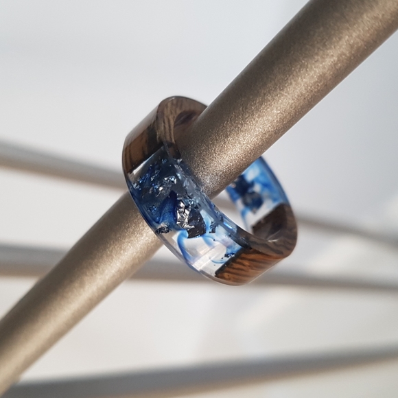 Wood Clear Resin Ring - Picture 6 of 8